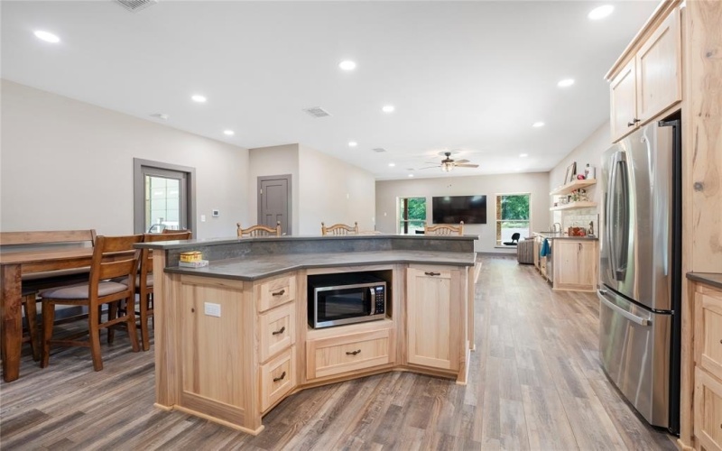 5570 County Road 1804, Jacksonville, TX 75766, 3 Bedrooms Bedrooms, ,3 BathroomsBathrooms,Residential,For Sale,5570 County Road 1804,20905772