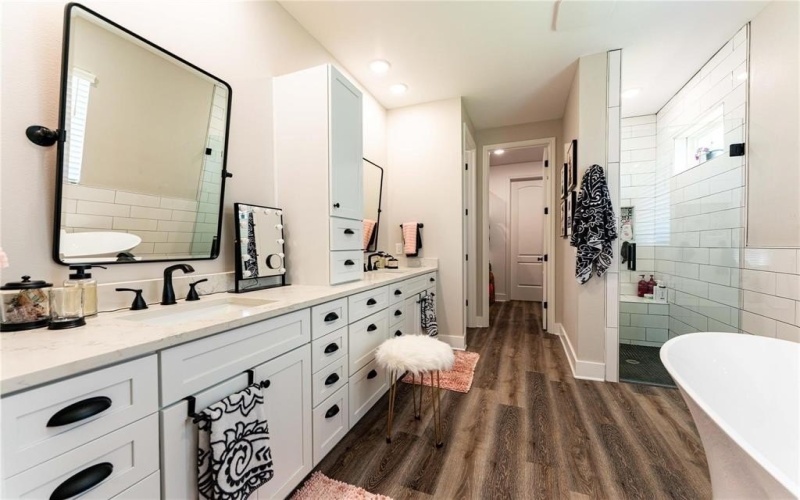 1030 Cannon Place, Paris, TX 75462, 4 Bedrooms Bedrooms, ,3 BathroomsBathrooms,Residential,For Sale,1030 Cannon Place,20908886