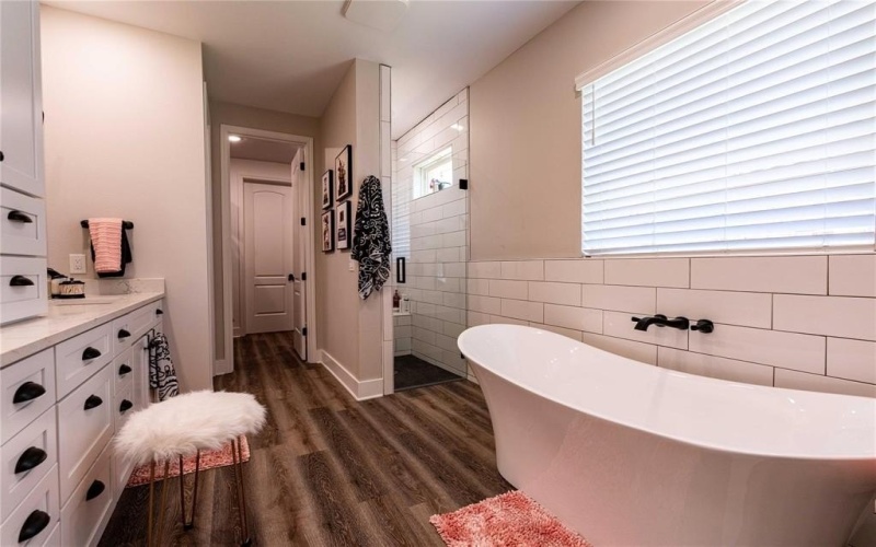 1030 Cannon Place, Paris, TX 75462, 4 Bedrooms Bedrooms, ,3 BathroomsBathrooms,Residential,For Sale,1030 Cannon Place,20908886
