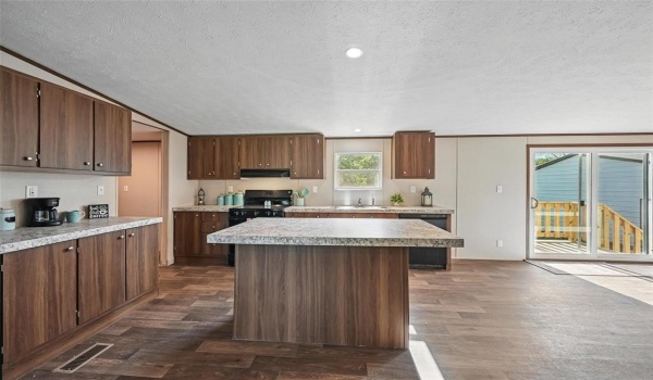 128 Overland Trail, Azle, TX 76020, 4 Bedrooms Bedrooms, ,2 BathroomsBathrooms,Residential,For Sale,128 Overland Trail,20908967