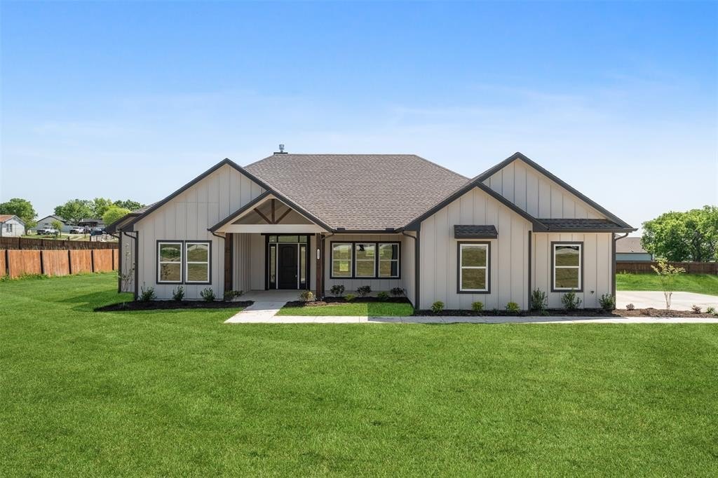 1005 Don Eve Court, Azle, TX 76020, 4 Bedrooms Bedrooms, ,2 BathroomsBathrooms,Residential,For Sale,1005 Don Eve Court,20909162