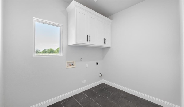 1005 Don Eve Court, Azle, TX 76020, 4 Bedrooms Bedrooms, ,2 BathroomsBathrooms,Residential,For Sale,1005 Don Eve Court,20909162