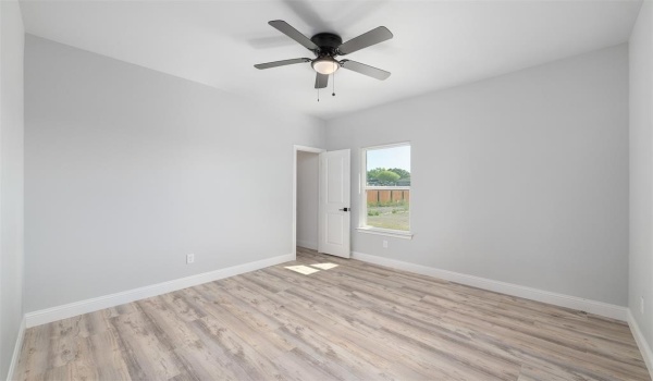 1005 Don Eve Court, Azle, TX 76020, 4 Bedrooms Bedrooms, ,2 BathroomsBathrooms,Residential,For Sale,1005 Don Eve Court,20909162