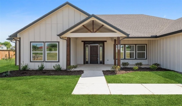 1005 Don Eve Court, Azle, TX 76020, 4 Bedrooms Bedrooms, ,2 BathroomsBathrooms,Residential,For Sale,1005 Don Eve Court,20909162