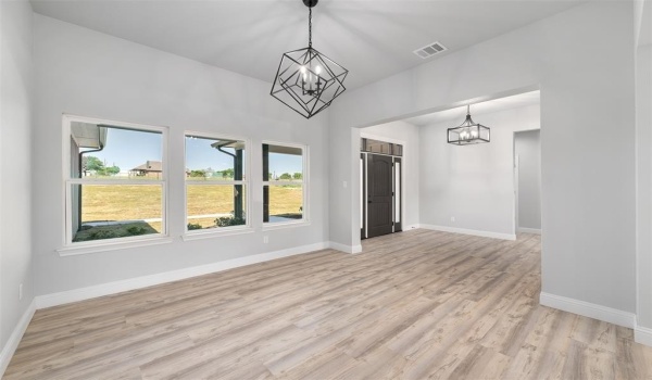 1005 Don Eve Court, Azle, TX 76020, 4 Bedrooms Bedrooms, ,2 BathroomsBathrooms,Residential,For Sale,1005 Don Eve Court,20909162