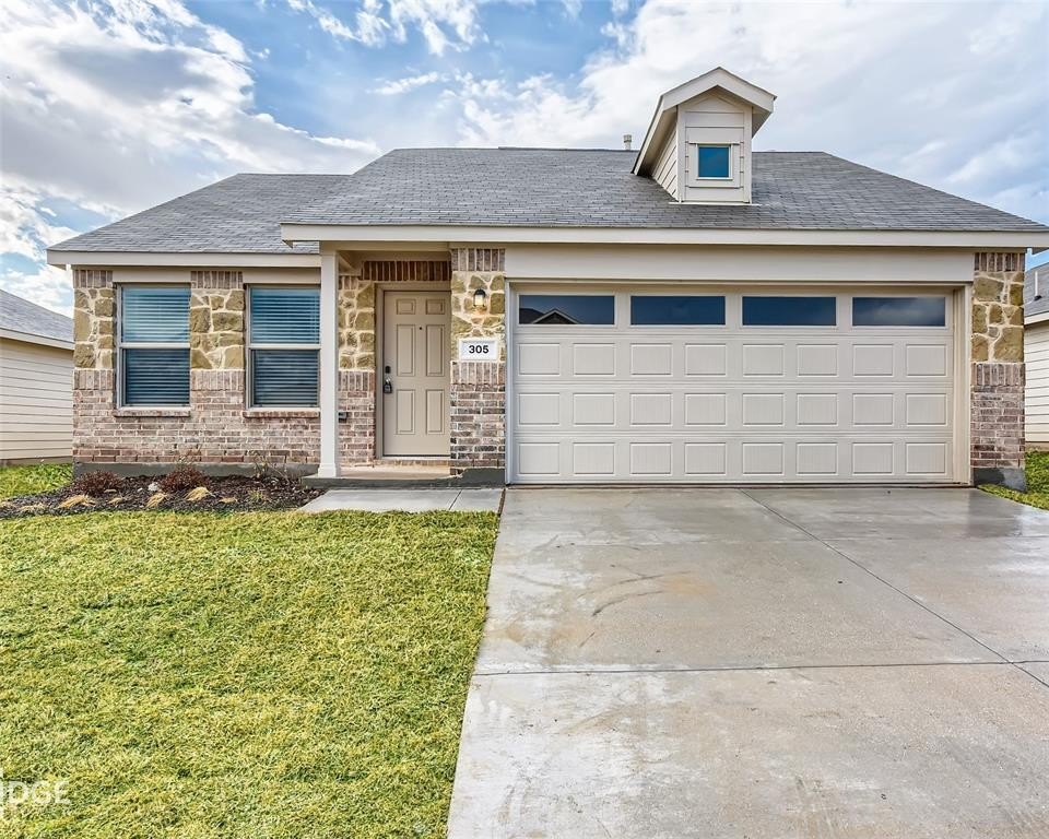 305 Dry Canyon Way, Fort Worth, TX 76052, 3 Bedrooms Bedrooms, ,2 BathroomsBathrooms,Residential Lease,For Rent,305 Dry Canyon Way,20909423