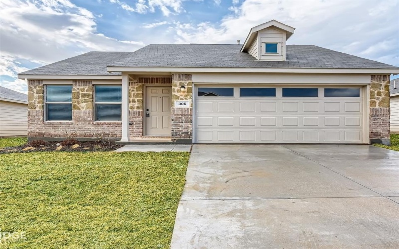 305 Dry Canyon Way, Fort Worth, TX 76052, 3 Bedrooms Bedrooms, ,2 BathroomsBathrooms,Residential Lease,For Rent,305 Dry Canyon Way,20909423