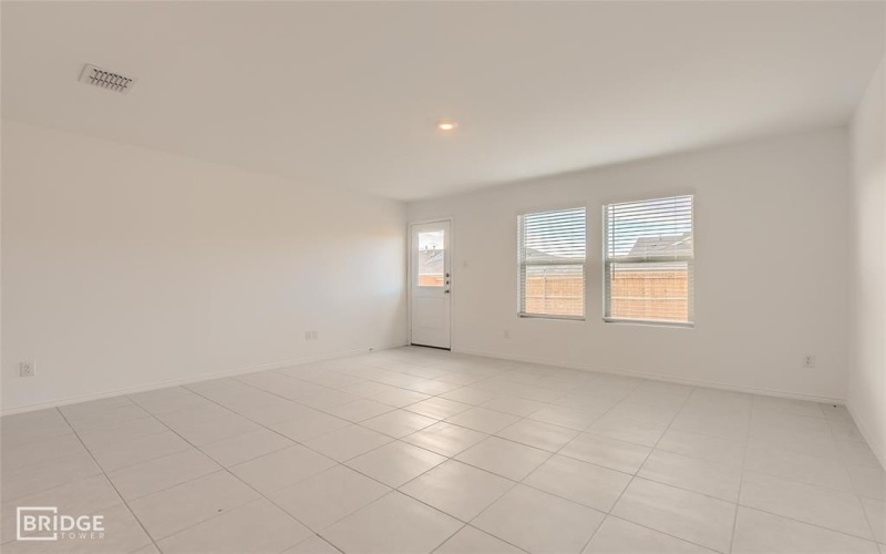 305 Dry Canyon Way, Fort Worth, TX 76052, 3 Bedrooms Bedrooms, ,2 BathroomsBathrooms,Residential Lease,For Rent,305 Dry Canyon Way,20909423
