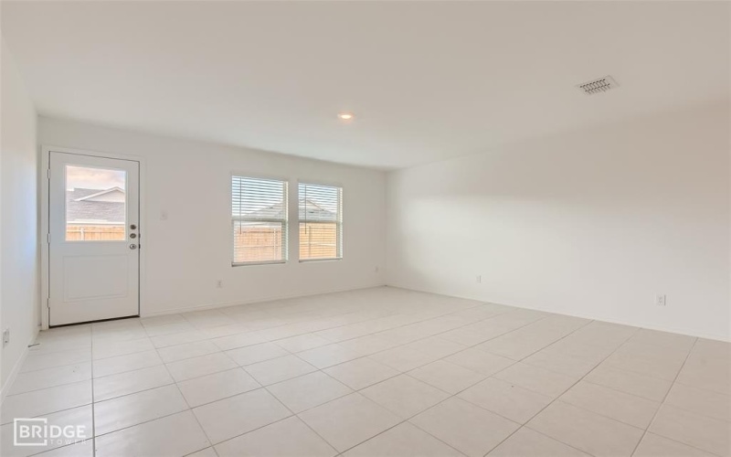 305 Dry Canyon Way, Fort Worth, TX 76052, 3 Bedrooms Bedrooms, ,2 BathroomsBathrooms,Residential Lease,For Rent,305 Dry Canyon Way,20909423