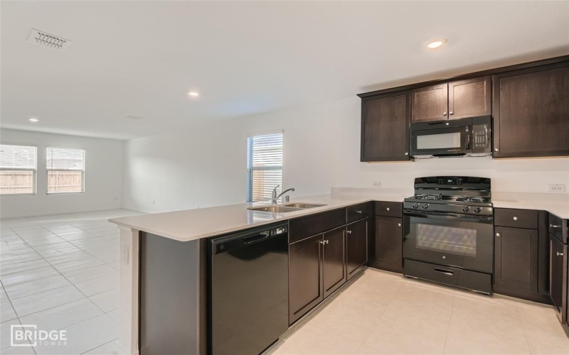305 Dry Canyon Way, Fort Worth, TX 76052, 3 Bedrooms Bedrooms, ,2 BathroomsBathrooms,Residential Lease,For Rent,305 Dry Canyon Way,20909423