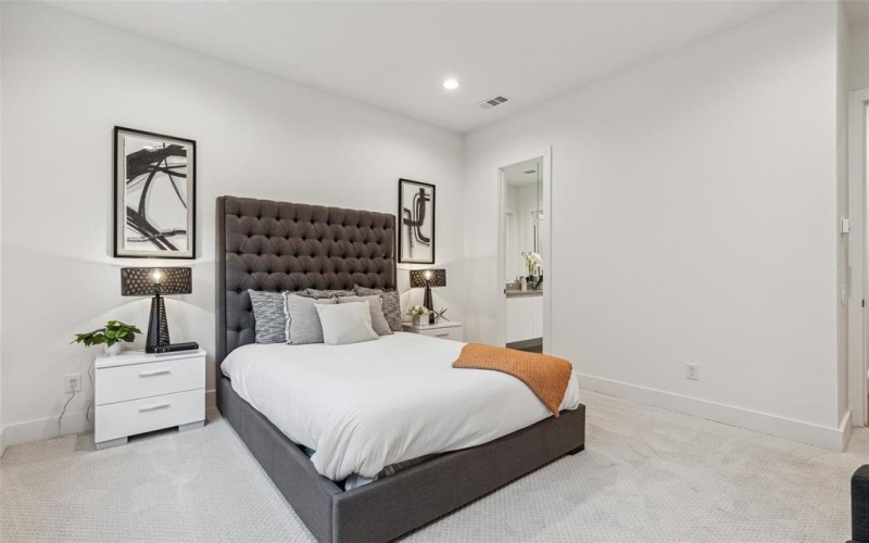 3040 Chimes Street, Dallas, TX 75219, 3 Habitaciones Habitaciones , ,3 BañosBaños,Residential,En Venta,3040 Chimes Street,20910832
