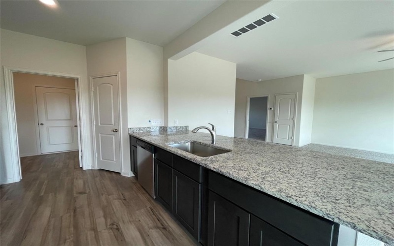 706 Aqueduct Drive, Seagoville, TX 75159, 4 Bedrooms Bedrooms, ,2 BathroomsBathrooms,Residential Lease,For Rent,706 Aqueduct Drive,20910921