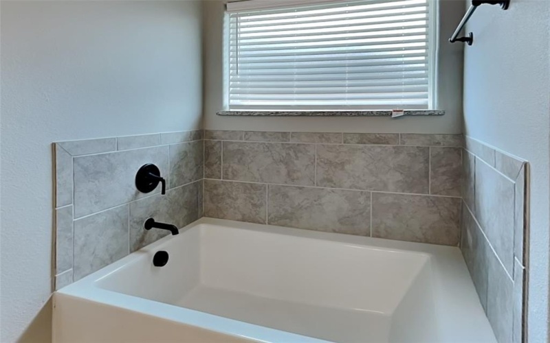2011 Gabriel Drive, Sherman, TX 75092, 4 Habitaciones Habitaciones , ,2 BañosBaños,Residential Lease,En Alquiler,2011 Gabriel Drive,20911003