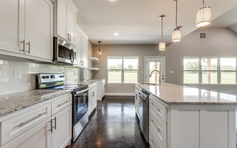 2909 Blue Heron Circle, Mount Pleasant, TX 75455, 3 Bedrooms Bedrooms, ,2 BathroomsBathrooms,Residential,For Sale,2909 Blue Heron Circle,20911026