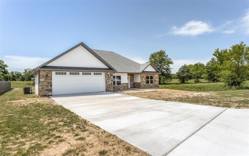 2909 Blue Heron Circle, Mount Pleasant, TX 75455, 3 Bedrooms Bedrooms, ,2 BathroomsBathrooms,Residential,For Sale,2909 Blue Heron Circle,20911026