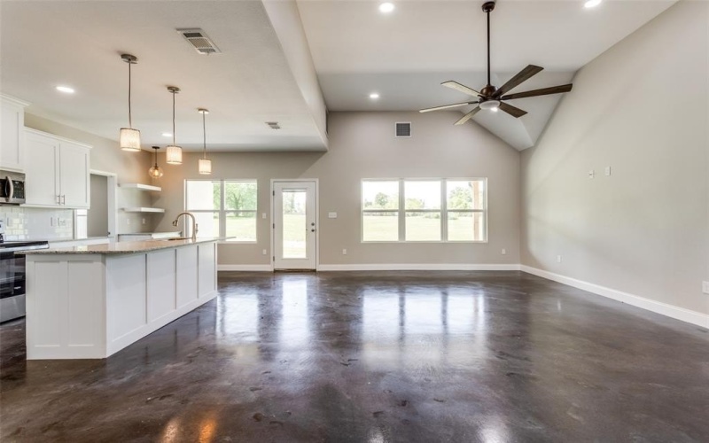 2909 Blue Heron Circle, Mount Pleasant, TX 75455, 3 Bedrooms Bedrooms, ,2 BathroomsBathrooms,Residential,For Sale,2909 Blue Heron Circle,20911026