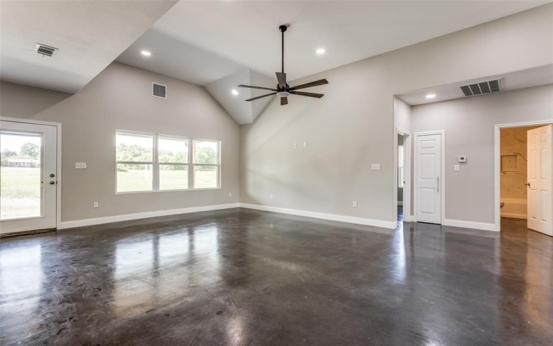 2909 Blue Heron Circle, Mount Pleasant, TX 75455, 3 Bedrooms Bedrooms, ,2 BathroomsBathrooms,Residential,For Sale,2909 Blue Heron Circle,20911026