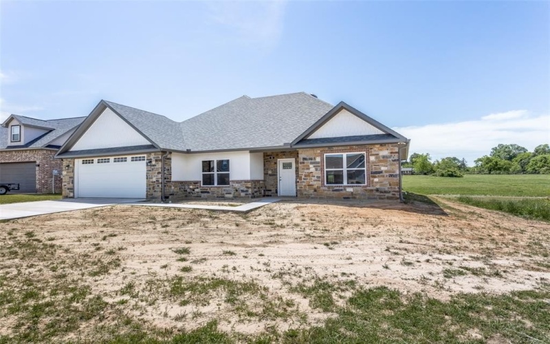 2909 Blue Heron Circle, Mount Pleasant, TX 75455, 3 Bedrooms Bedrooms, ,2 BathroomsBathrooms,Residential,For Sale,2909 Blue Heron Circle,20911026