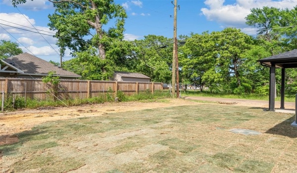 102 Navajo Drive, Mabank, TX 75156, 3 Bedrooms Bedrooms, ,2 BathroomsBathrooms,Residential,For Sale,102 Navajo Drive,20911117