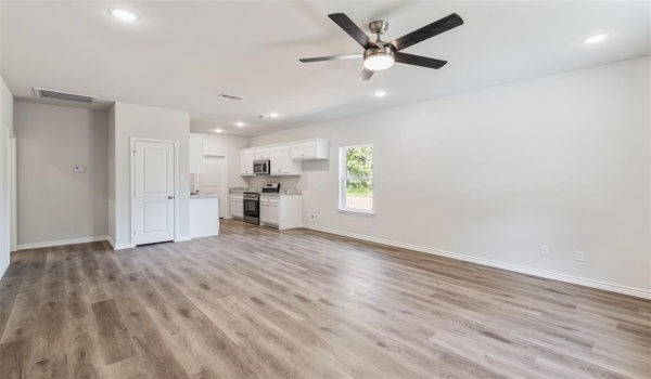 102 Navajo Drive, Mabank, TX 75156, 3 Bedrooms Bedrooms, ,2 BathroomsBathrooms,Residential,For Sale,102 Navajo Drive,20911117