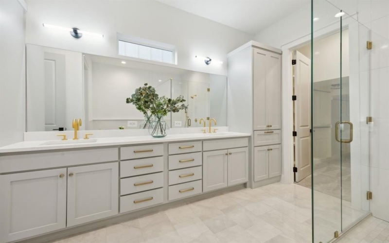 6631 Tyree Street, Dallas, TX 75209, 6 Bedrooms Bedrooms, ,5 BathroomsBathrooms,Residential,For Sale,6631 Tyree Street,20911390