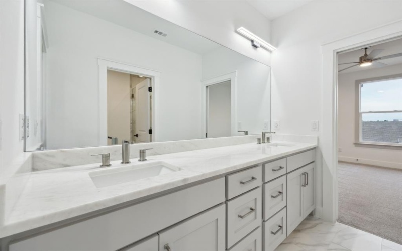 6631 Tyree Street, Dallas, TX 75209, 6 Bedrooms Bedrooms, ,5 BathroomsBathrooms,Residential,For Sale,6631 Tyree Street,20911390