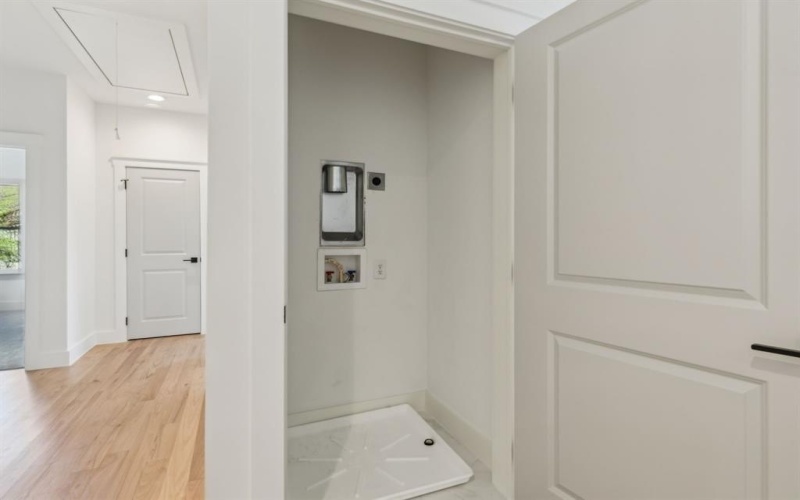 6631 Tyree Street, Dallas, TX 75209, 6 Bedrooms Bedrooms, ,5 BathroomsBathrooms,Residential,For Sale,6631 Tyree Street,20911390