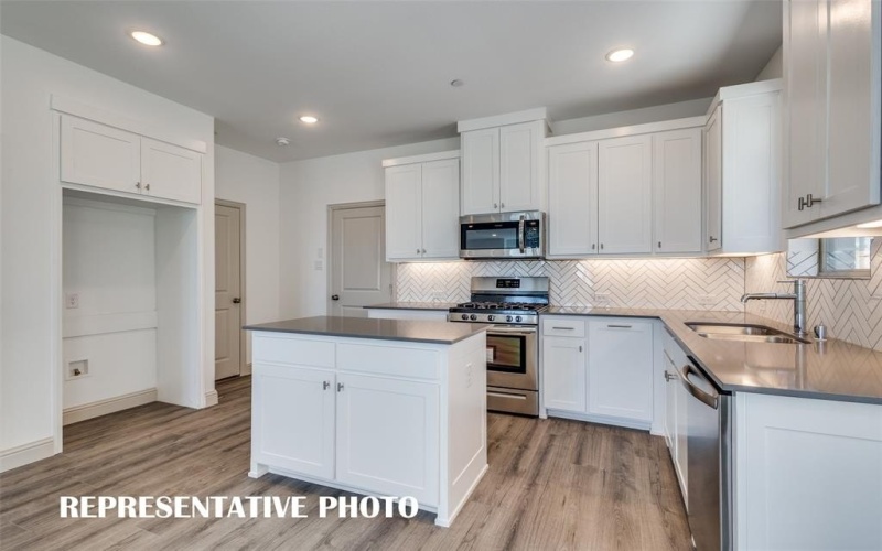 512 Parkside Drive, Argyle, TX 76226, 3 Bedrooms Bedrooms, ,2 BathroomsBathrooms,Residential,For Sale,512 Parkside Drive,20909646