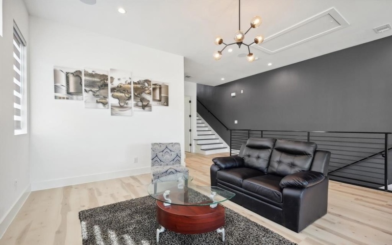2433 Vagas Street, Dallas, TX 75219, 3 Habitaciones Habitaciones , ,3 BañosBaños,Residential,En Venta,2433 Vagas Street,20909959