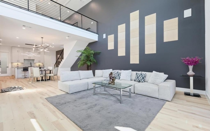 2433 Vagas Street, Dallas, TX 75219, 3 Habitaciones Habitaciones , ,3 BañosBaños,Residential,En Venta,2433 Vagas Street,20909959
