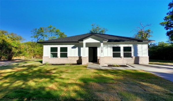 271 11th Street, Paris, TX 75460, 3 Bedrooms Bedrooms, ,2 BathroomsBathrooms,Residential,For Sale,271 11th Street,20912015