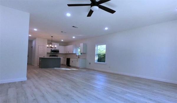 271 11th Street, Paris, TX 75460, 3 Bedrooms Bedrooms, ,2 BathroomsBathrooms,Residential,For Sale,271 11th Street,20912015