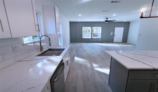 271 11th Street, Paris, TX 75460, 3 Bedrooms Bedrooms, ,2 BathroomsBathrooms,Residential,For Sale,271 11th Street,20912015