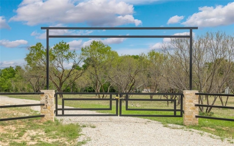 251 Morning Dove Lane, Early, TX 76802, 3 Bedrooms Bedrooms, ,2 BathroomsBathrooms,Residential,For Sale,251 Morning Dove Lane,20910147