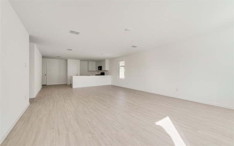 905 Shady Oaks Drive, Ennis, TX 75119, 3 Bedrooms Bedrooms, ,2 BathroomsBathrooms,Residential,For Sale,905 Shady Oaks Drive,20912492