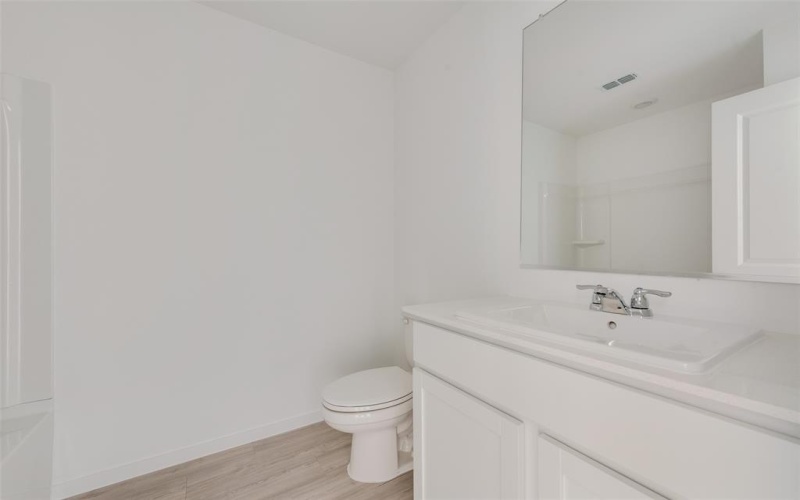 905 Shady Oaks Drive, Ennis, TX 75119, 3 Bedrooms Bedrooms, ,2 BathroomsBathrooms,Residential,For Sale,905 Shady Oaks Drive,20912492