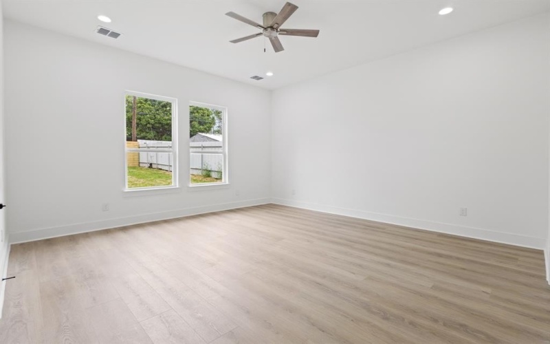 2827 Grafton Avenue, Dallas, TX 75211, 4 Habitaciones Habitaciones , ,3 BañosBaños,Residential,En Venta,2827 Grafton Avenue,20914801