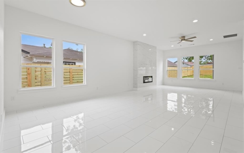 2827 Grafton Avenue, Dallas, TX 75211, 4 Habitaciones Habitaciones , ,3 BañosBaños,Residential,En Venta,2827 Grafton Avenue,20914801