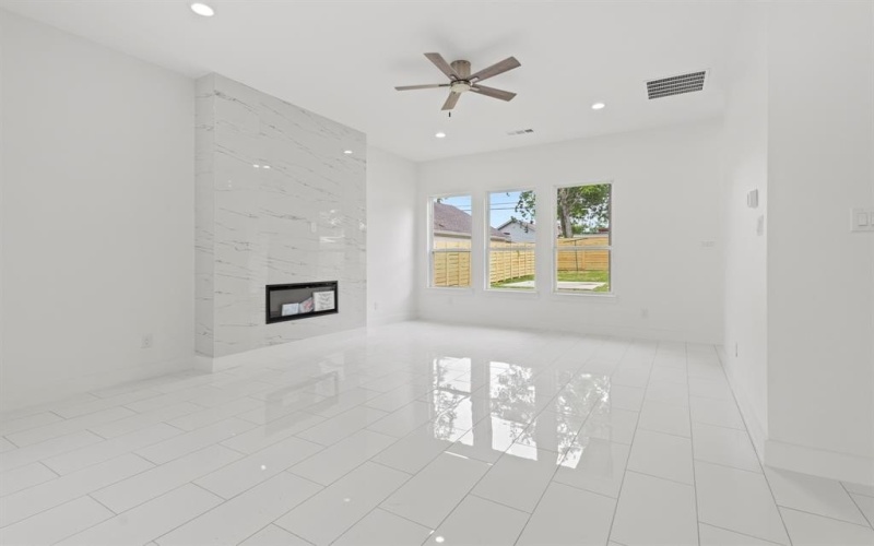 2827 Grafton Avenue, Dallas, TX 75211, 4 Habitaciones Habitaciones , ,3 BañosBaños,Residential,En Venta,2827 Grafton Avenue,20914801