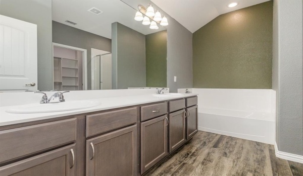 146 Willowbend Loop, Mabank, TX 75156, 4 Bedrooms Bedrooms, ,2 BathroomsBathrooms,Residential,For Sale,146 Willowbend Loop,20912779