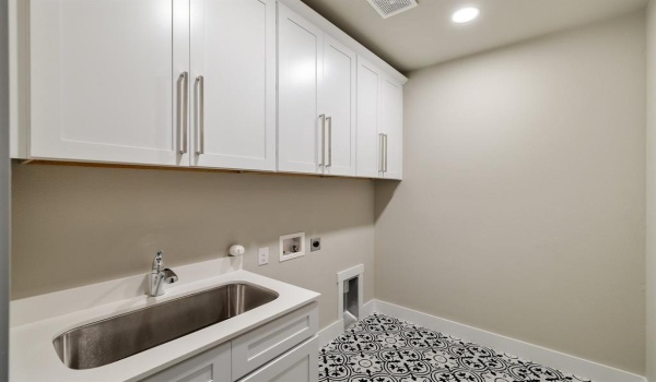 4858 S Theresa Drive, Denison, TX 75020, 3 Bedrooms Bedrooms, ,2 BathroomsBathrooms,Residential,For Sale,4858 S Theresa Drive,20915241