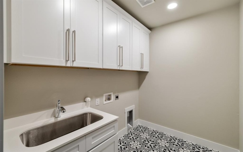 4858 S Theresa Drive, Denison, TX 75020, 3 Bedrooms Bedrooms, ,2 BathroomsBathrooms,Residential,For Sale,4858 S Theresa Drive,20915241