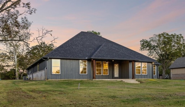 4858 S Theresa Drive, Denison, TX 75020, 3 Bedrooms Bedrooms, ,2 BathroomsBathrooms,Residential,For Sale,4858 S Theresa Drive,20915241