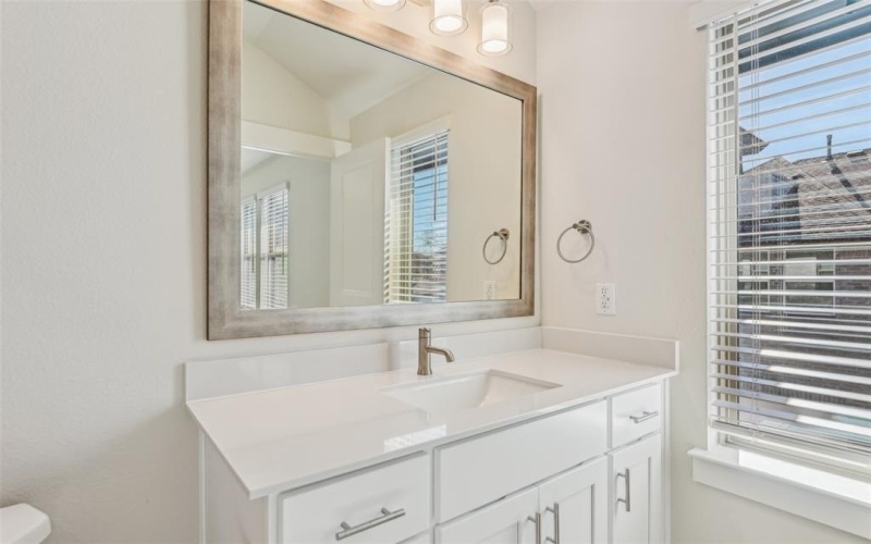 32 Raven Way, Farmers Branch, TX 75234, 2 Bedrooms Bedrooms, ,2 BathroomsBathrooms,Residential Lease,For Rent,32 Raven Way,20915460