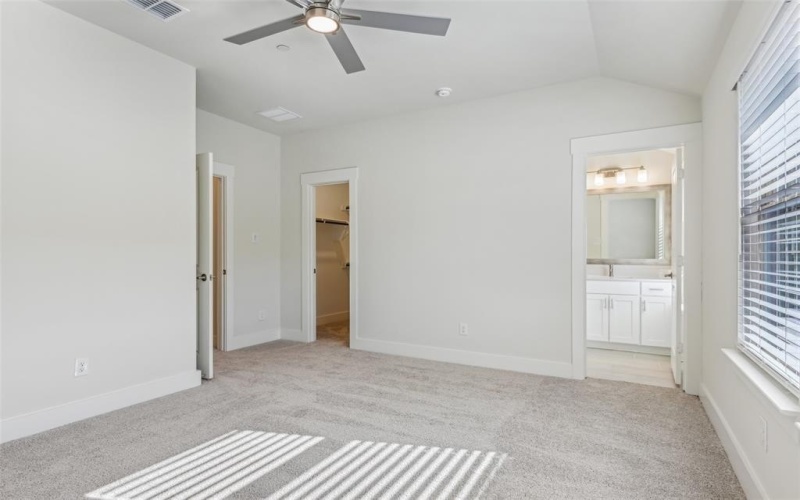 32 Raven Way, Farmers Branch, TX 75234, 2 Bedrooms Bedrooms, ,2 BathroomsBathrooms,Residential Lease,For Rent,32 Raven Way,20915460