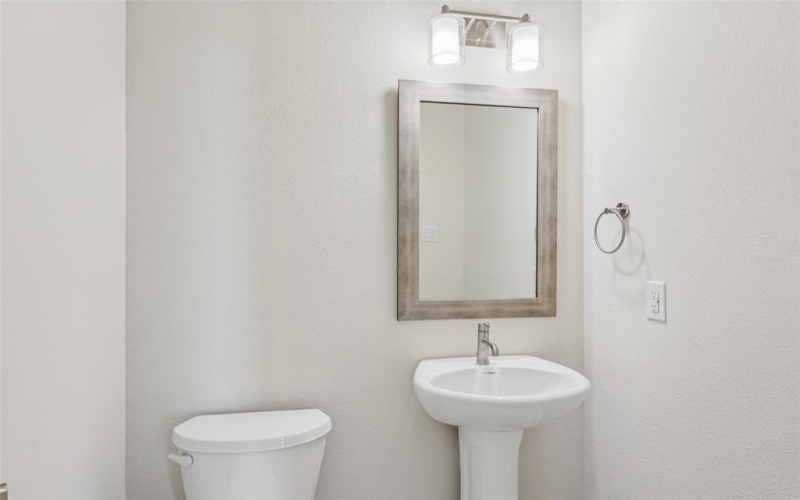 32 Raven Way, Farmers Branch, TX 75234, 2 Bedrooms Bedrooms, ,2 BathroomsBathrooms,Residential Lease,For Rent,32 Raven Way,20915460