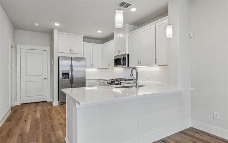 32 Raven Way, Farmers Branch, TX 75234, 2 Bedrooms Bedrooms, ,2 BathroomsBathrooms,Residential Lease,For Rent,32 Raven Way,20915460