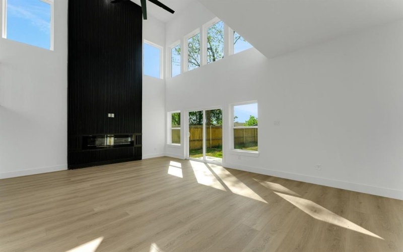 2327 Lawrence Street, Dallas, TX 75215, 4 Habitaciones Habitaciones , ,3 BañosBaños,Residential,En Venta,2327 Lawrence Street,20913024