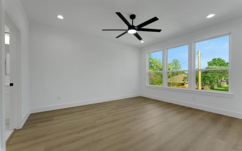 2327 Lawrence Street, Dallas, TX 75215, 4 Habitaciones Habitaciones , ,3 BañosBaños,Residential,En Venta,2327 Lawrence Street,20913024