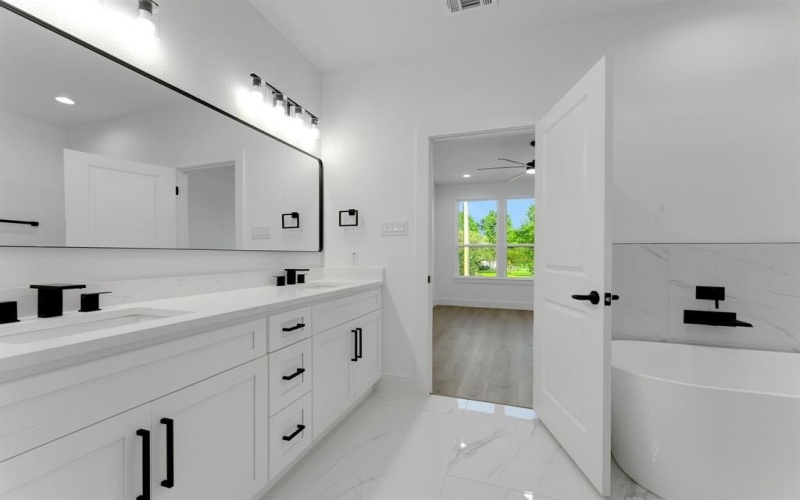 2327 Lawrence Street, Dallas, TX 75215, 4 Habitaciones Habitaciones , ,3 BañosBaños,Residential,En Venta,2327 Lawrence Street,20913024